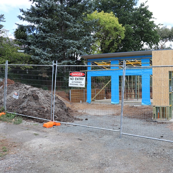 do you deliver and install temporary fencing and what's the cost for these services in Calhan